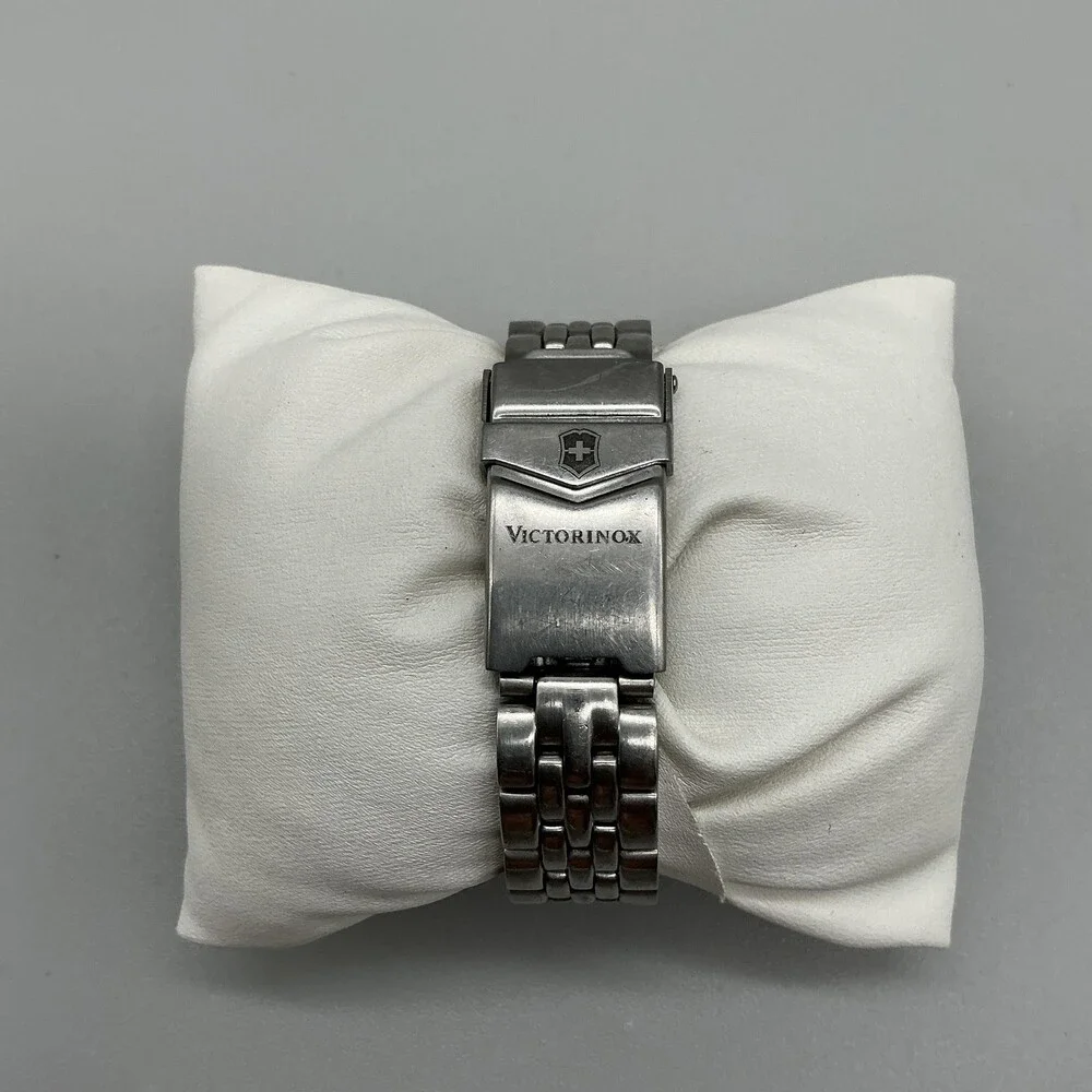 Victorinox Womens Watch 29mm Silver Tone White Dial 4587 Swiss New Battery 5.75